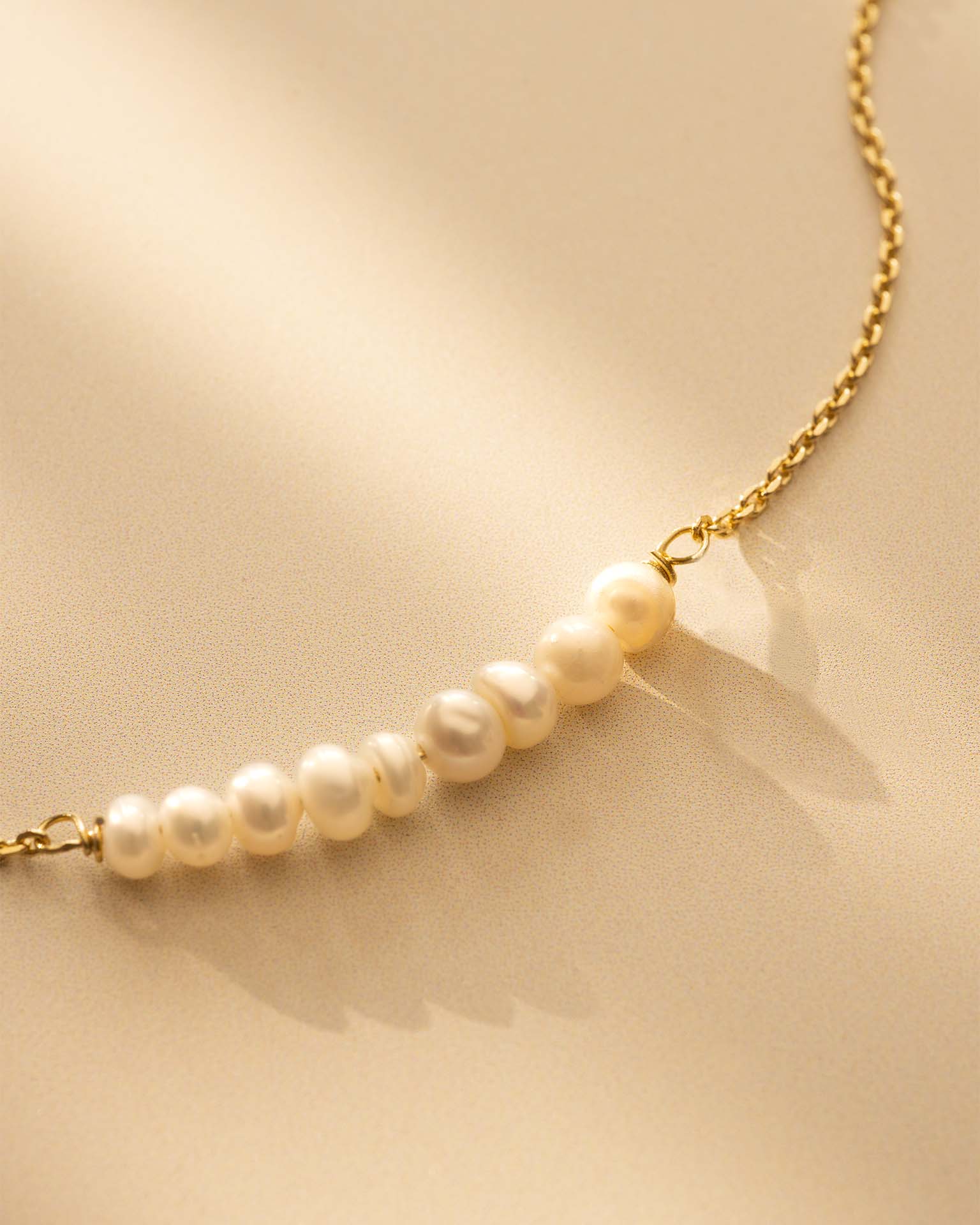 Gold Anja Pearl Bracelet